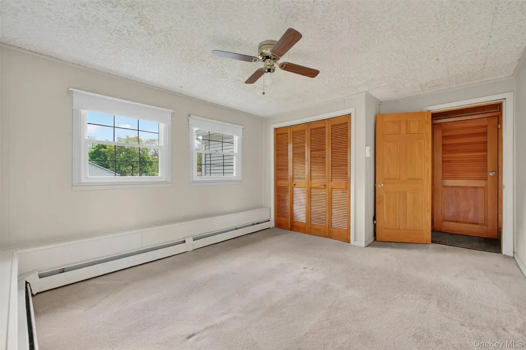 17 Holt Road Hyde Park NY 12538