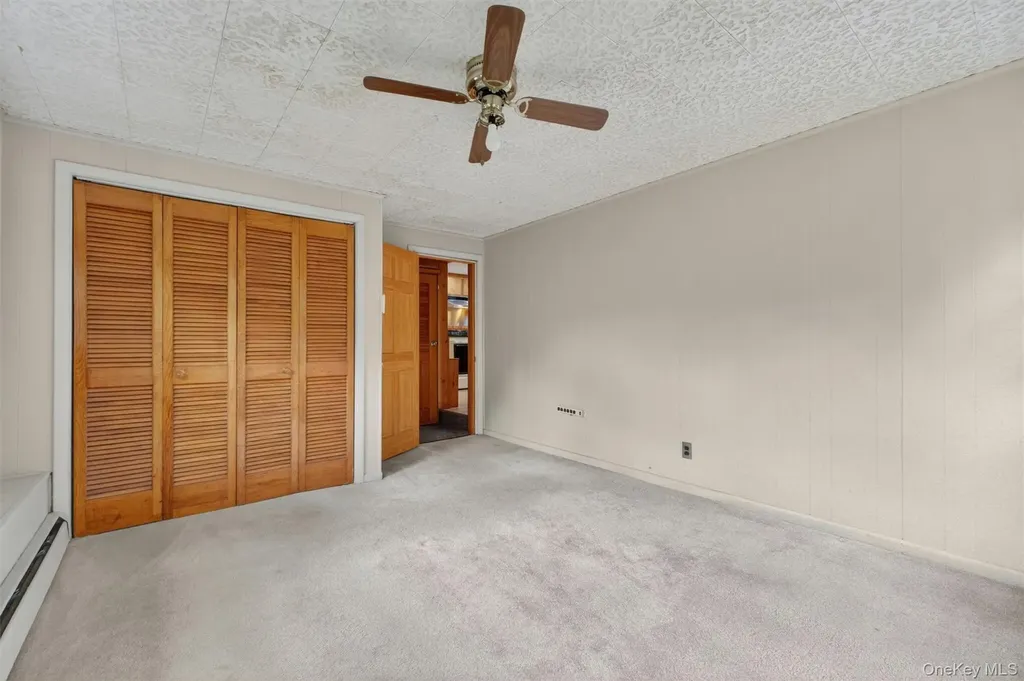 17 Holt Road Hyde Park NY 12538