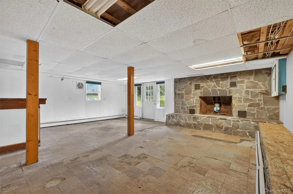 17 Holt Road Hyde Park NY 12538