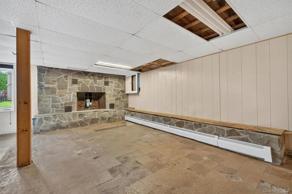 17 Holt Road Hyde Park NY 12538