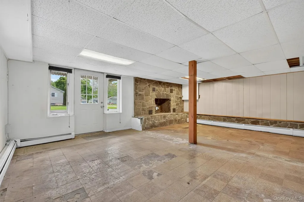 17 Holt Road Hyde Park NY 12538