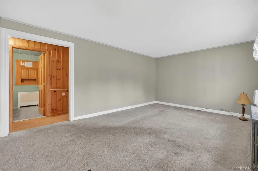 17 Holt Road Hyde Park NY 12538