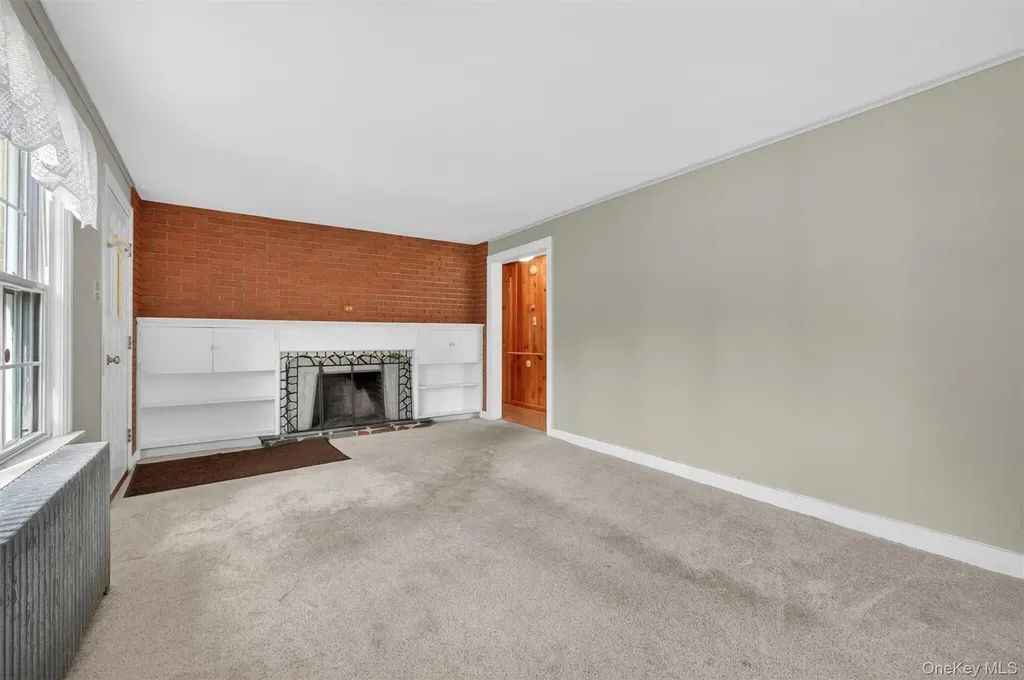 17 Holt Road Hyde Park NY 12538