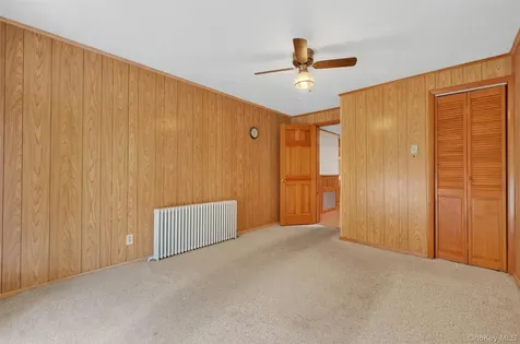 17 Holt Road Hyde Park NY 12538