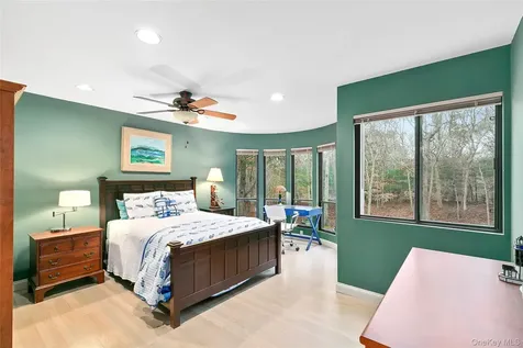 6 Wagon Lane East Hampton NY 11937