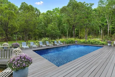 6 Wagon Lane East Hampton NY 11937
