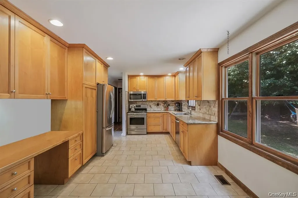 295 Willow Terrace Lane Orient NY 11957