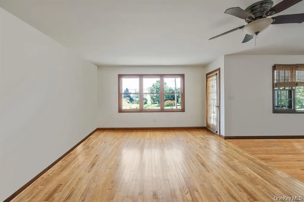 295 Willow Terrace Lane Orient NY 11957