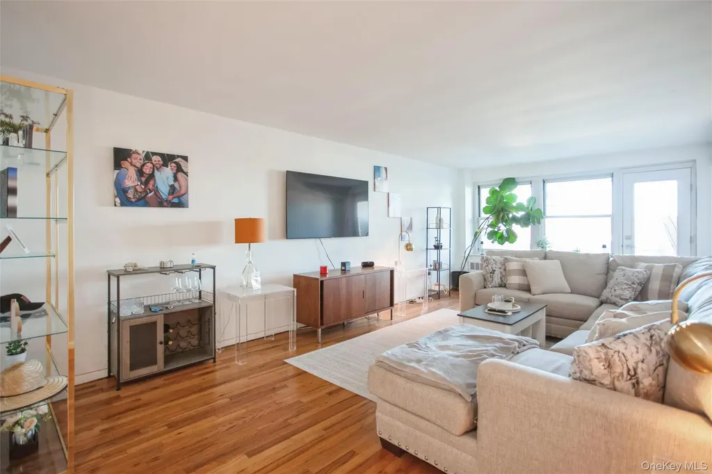 711 Shore Road Long Beach NY 11561