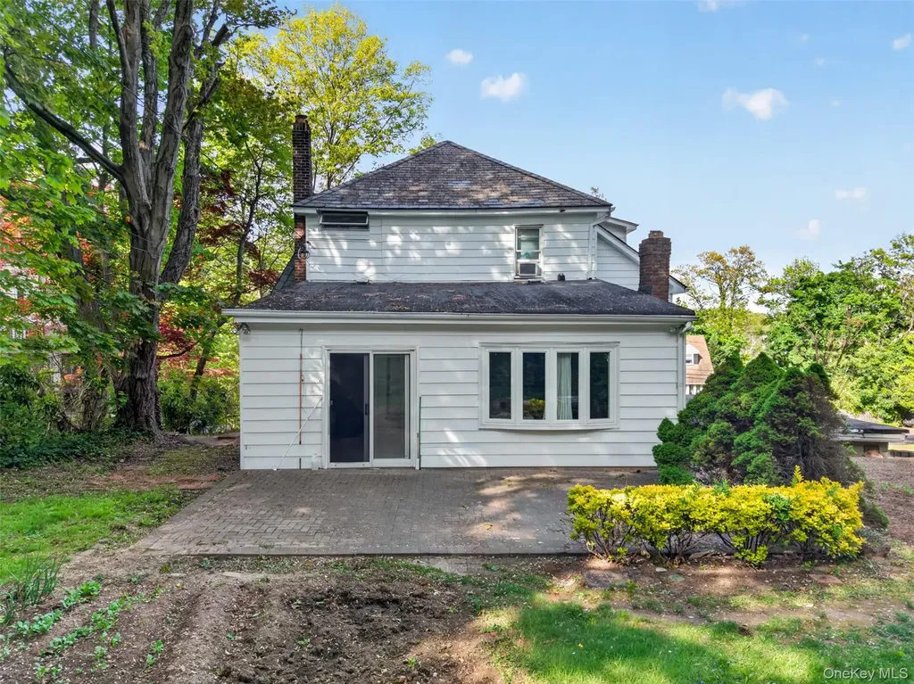 260 Shoreward Drive Great Neck NY 11021
