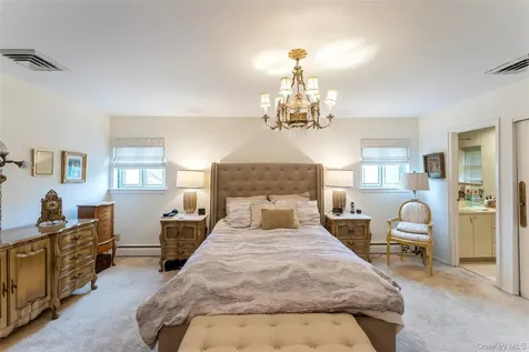 84 Nottingham Road Manhasset Hills NY 11040