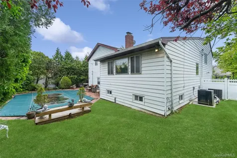 84 Nottingham Road Manhasset Hills NY 11040