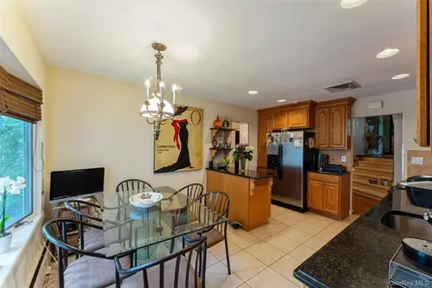 84 Nottingham Road Manhasset Hills NY 11040