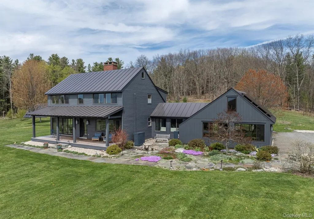 53 May Lane Chatham NY 12165