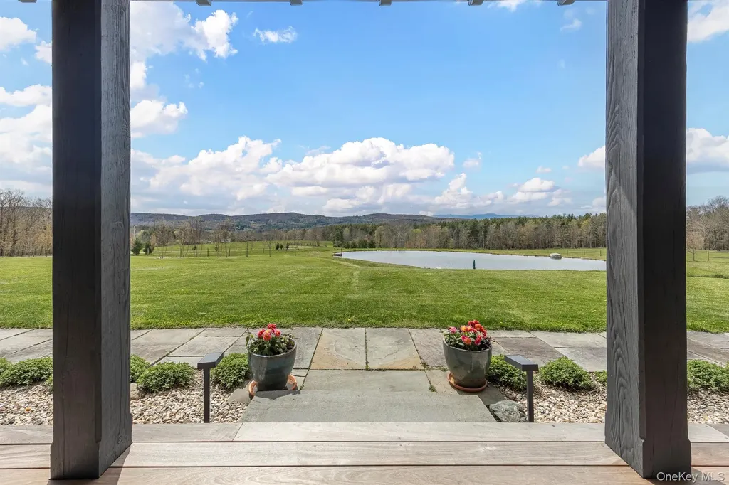 53 May Lane Chatham NY 12165