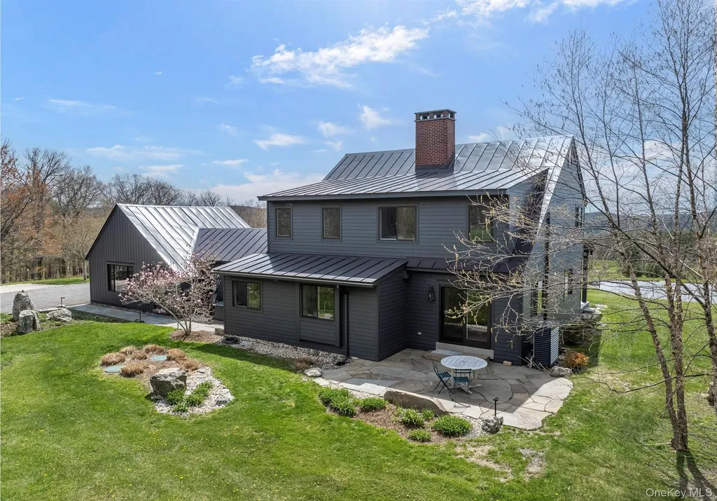 53 May Lane Chatham NY 12165