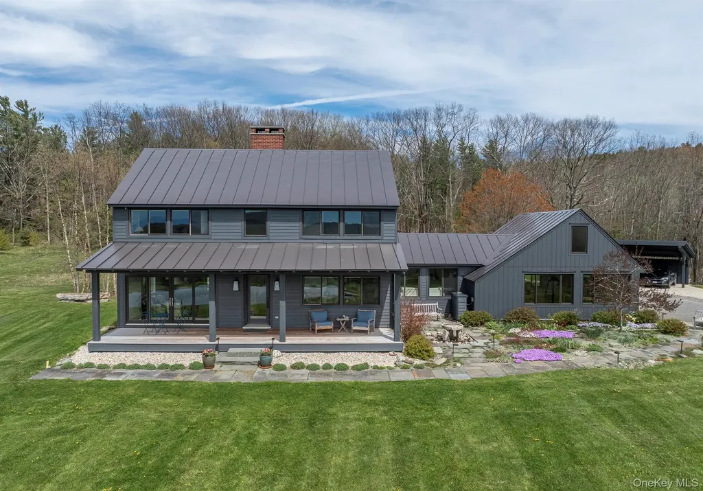 53 May Lane Chatham NY 12165
