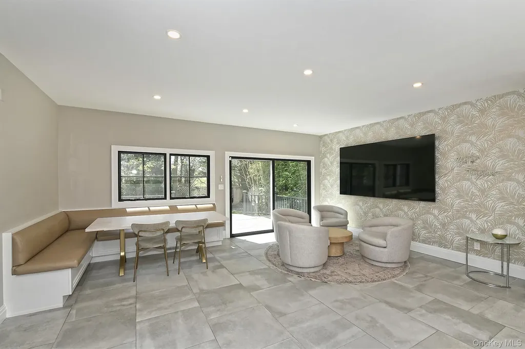 1 Dylan Place Melville NY 11747