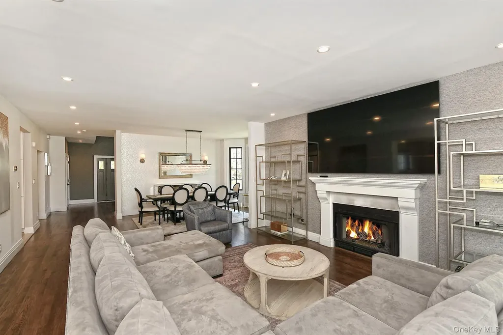 1 Dylan Place Melville NY 11747
