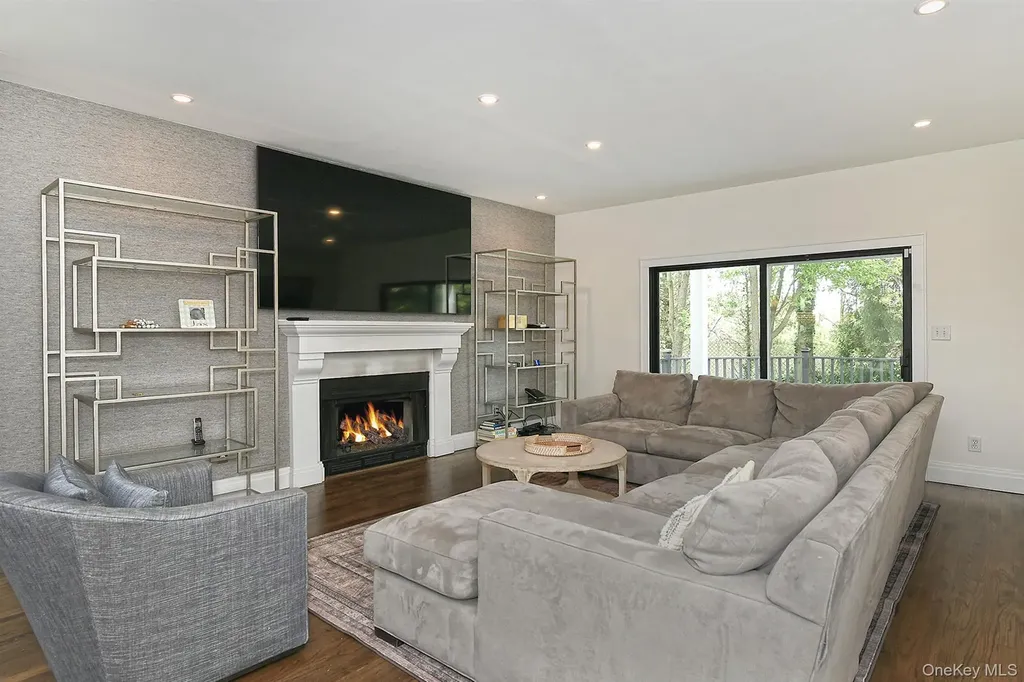 1 Dylan Place Melville NY 11747