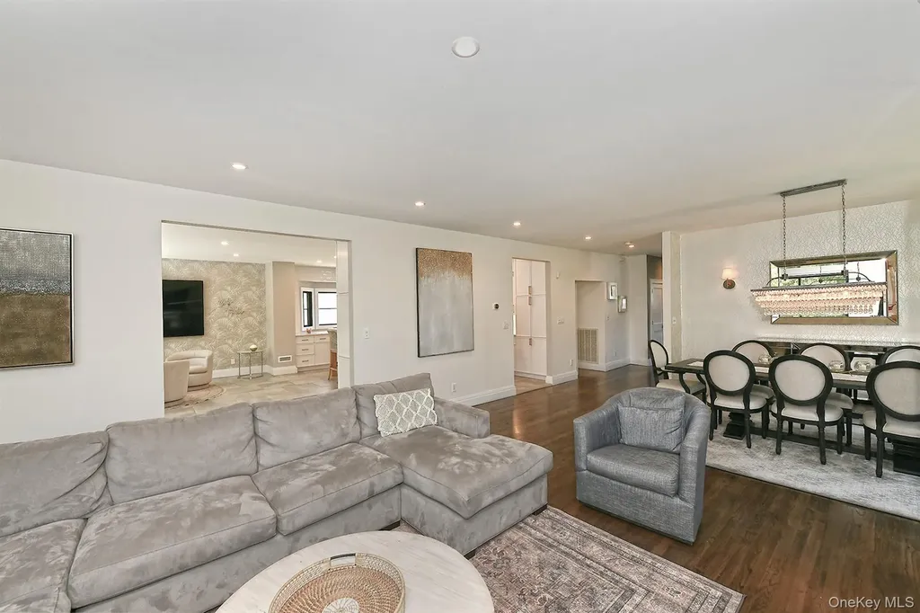 1 Dylan Place Melville NY 11747