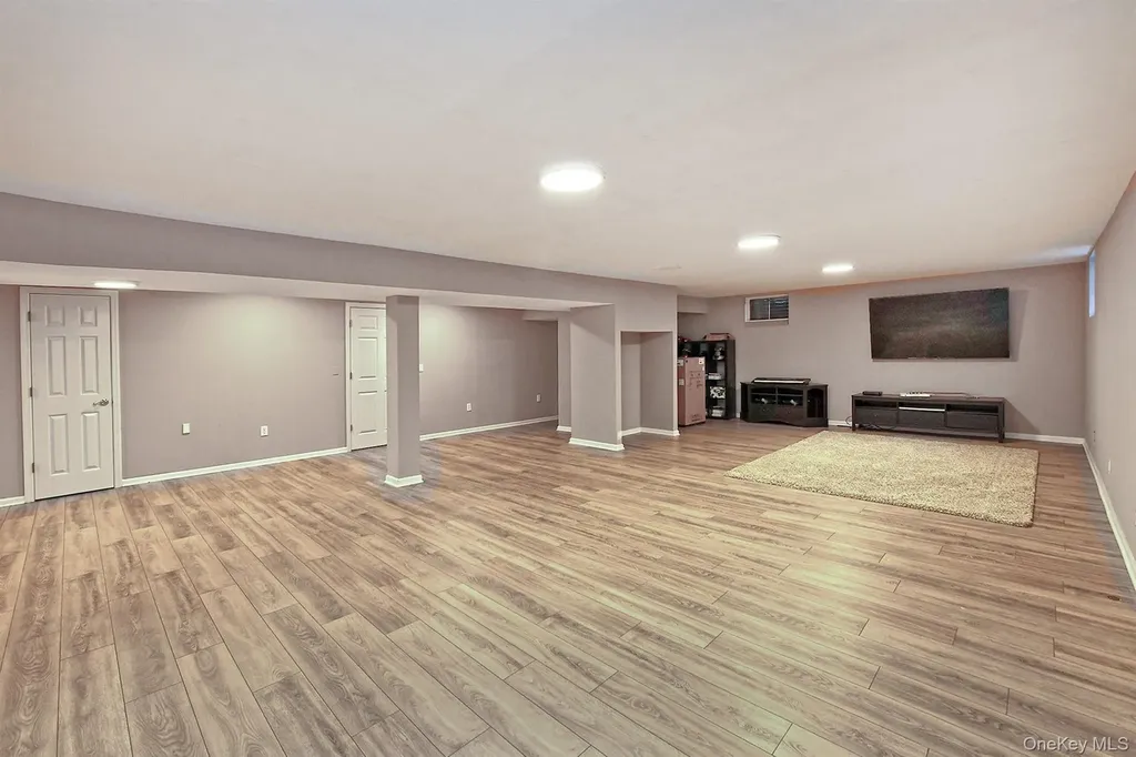 1 Dylan Place Melville NY 11747