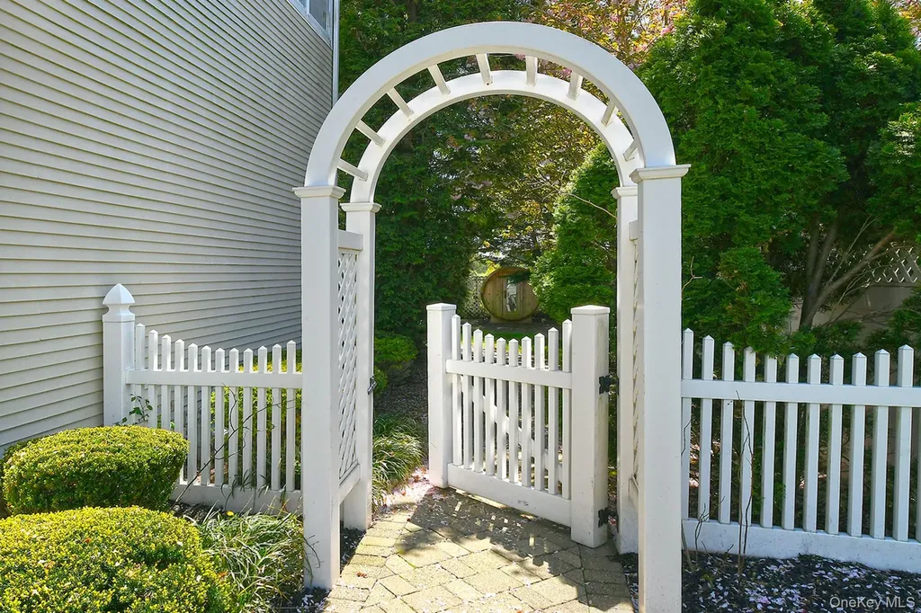 1 Dylan Place Melville NY 11747
