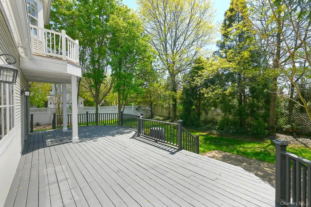 1 Dylan Place Melville NY 11747