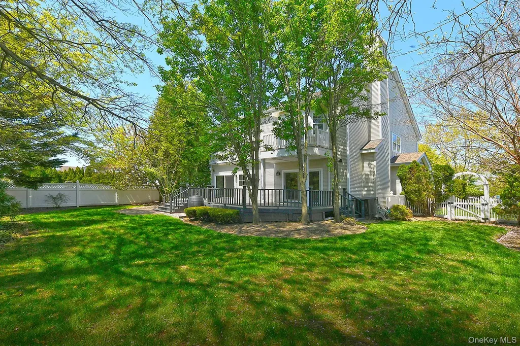 1 Dylan Place Melville NY 11747