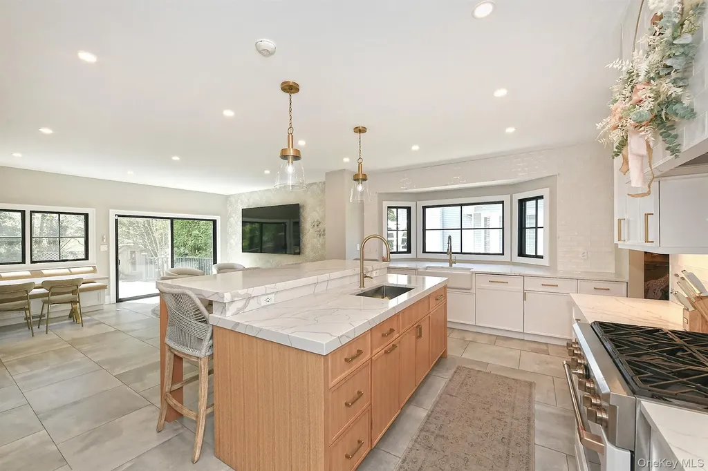 1 Dylan Place Melville NY 11747