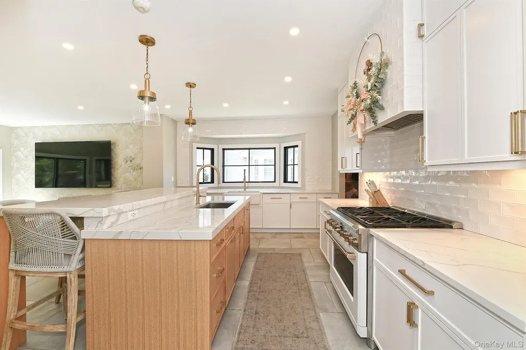 1 Dylan Place Melville NY 11747