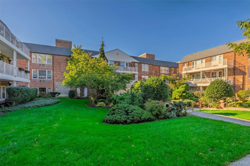 120 Morris Avenue Rockville Centre NY 11570