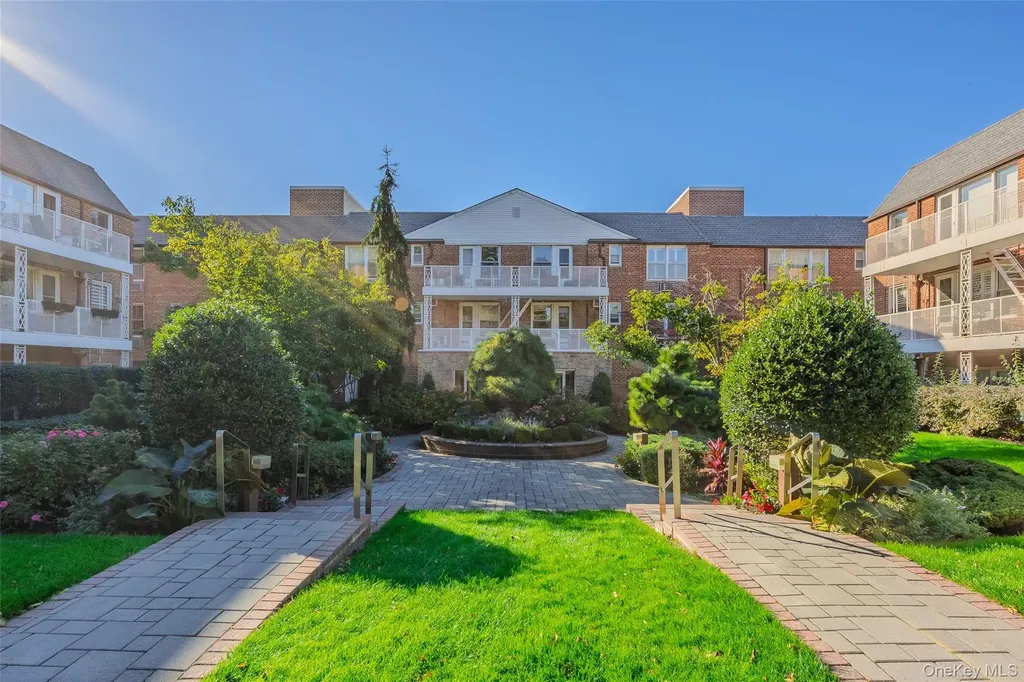 120 Morris Avenue Rockville Centre NY 11570
