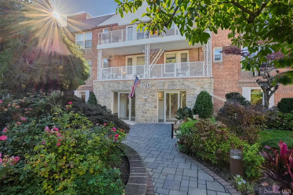 120 Morris Avenue Rockville Centre NY 11570
