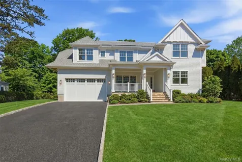 8 Club Road Sea Cliff NY 11579
