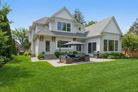 8 Club Road Sea Cliff NY 11579