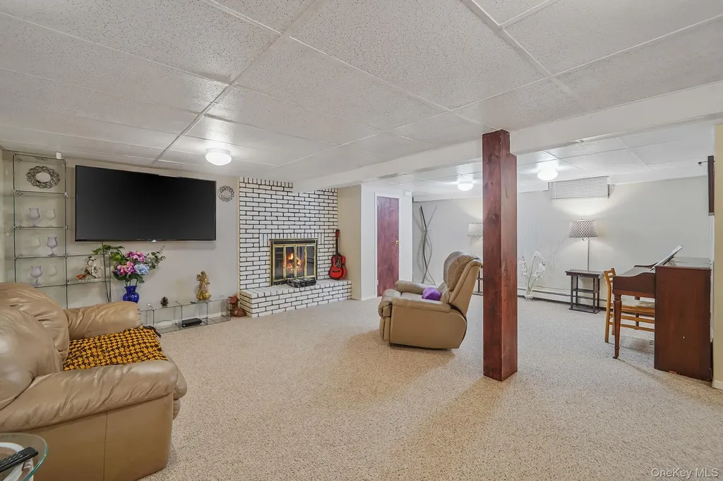 1989 William Floyd Parkway Ridge NY 11961