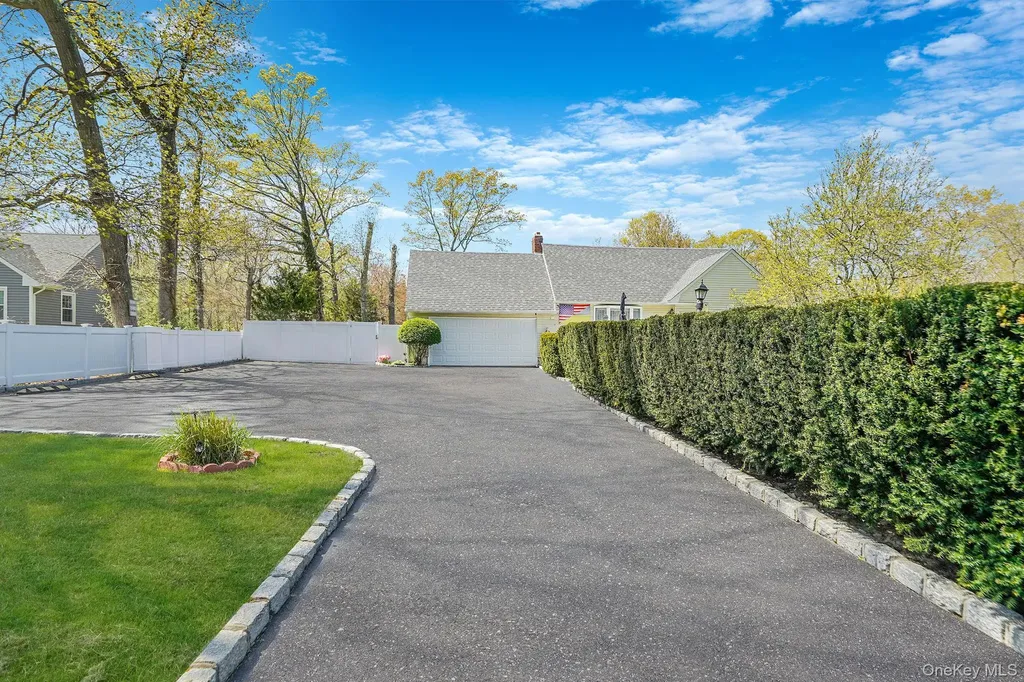 1989 William Floyd Parkway Ridge NY 11961
