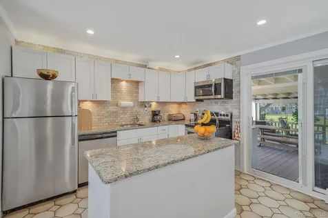1989 William Floyd Parkway Ridge NY 11961