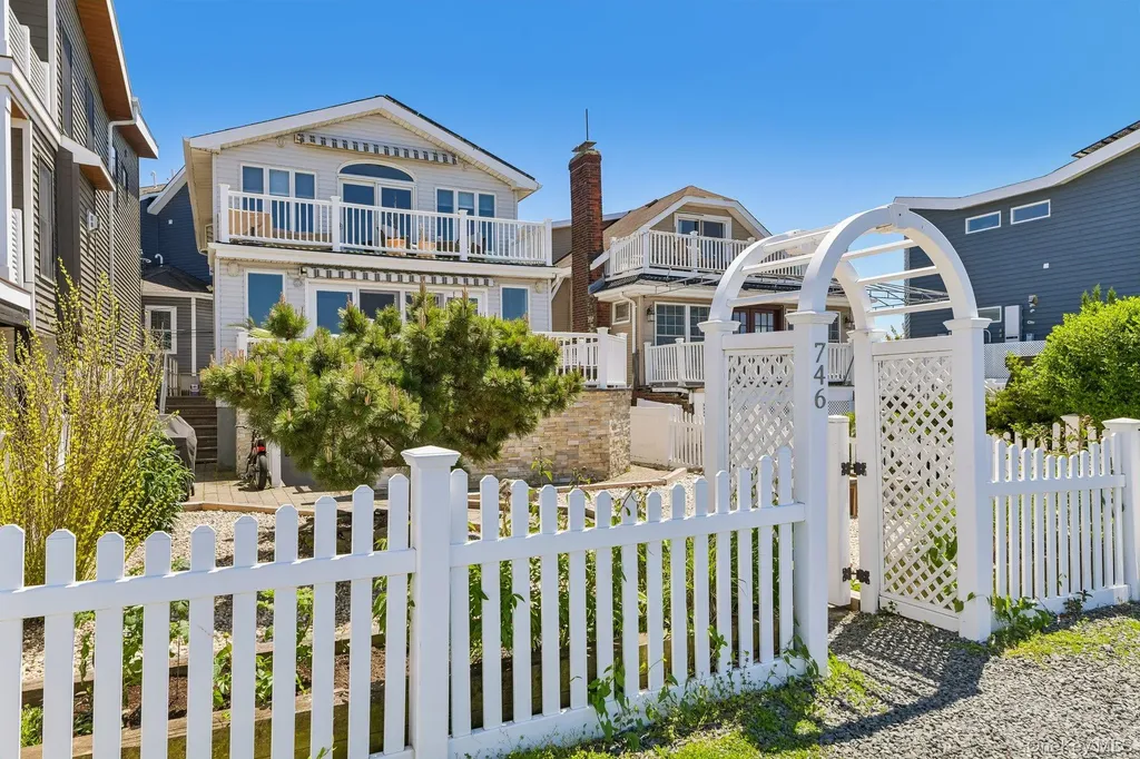 746 W Bay Drive Long Beach NY 11561