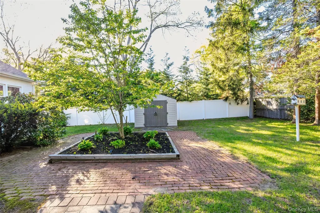 15 Oxbow Road Patchogue NY 11772