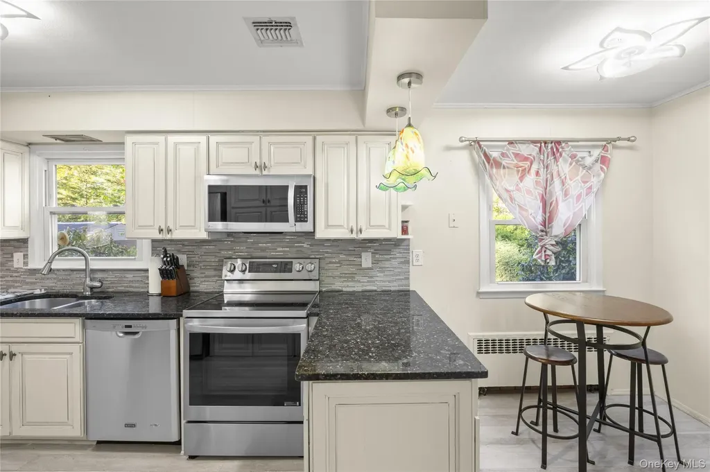15 Oxbow Road Patchogue NY 11772