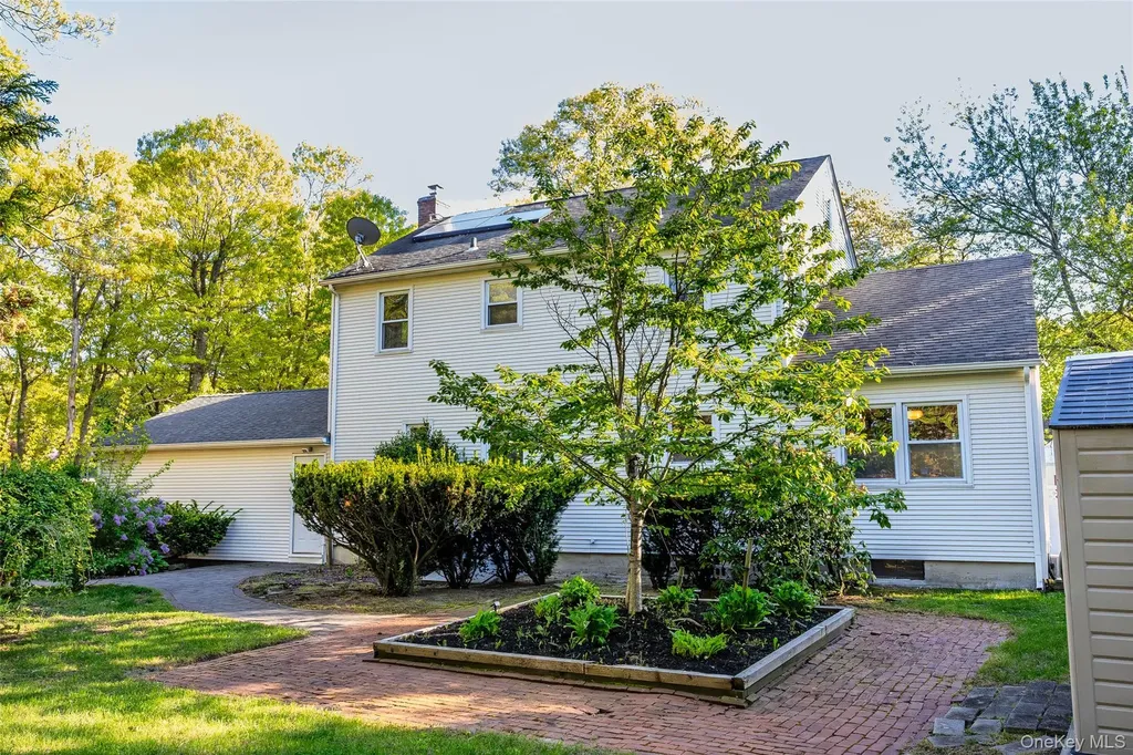 15 Oxbow Road Patchogue NY 11772