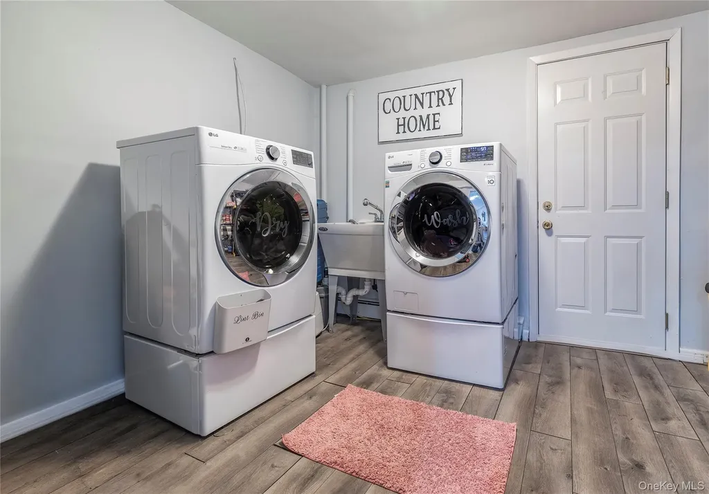 10 Rural Lane Levittown NY 11756
