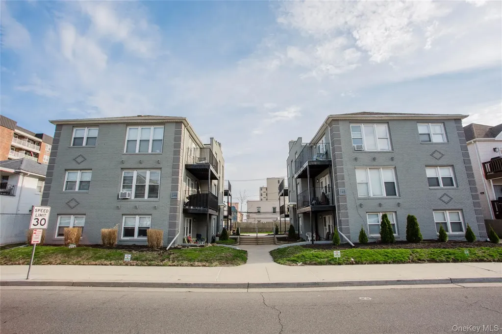 248 E Broadway Long Beach NY 11561