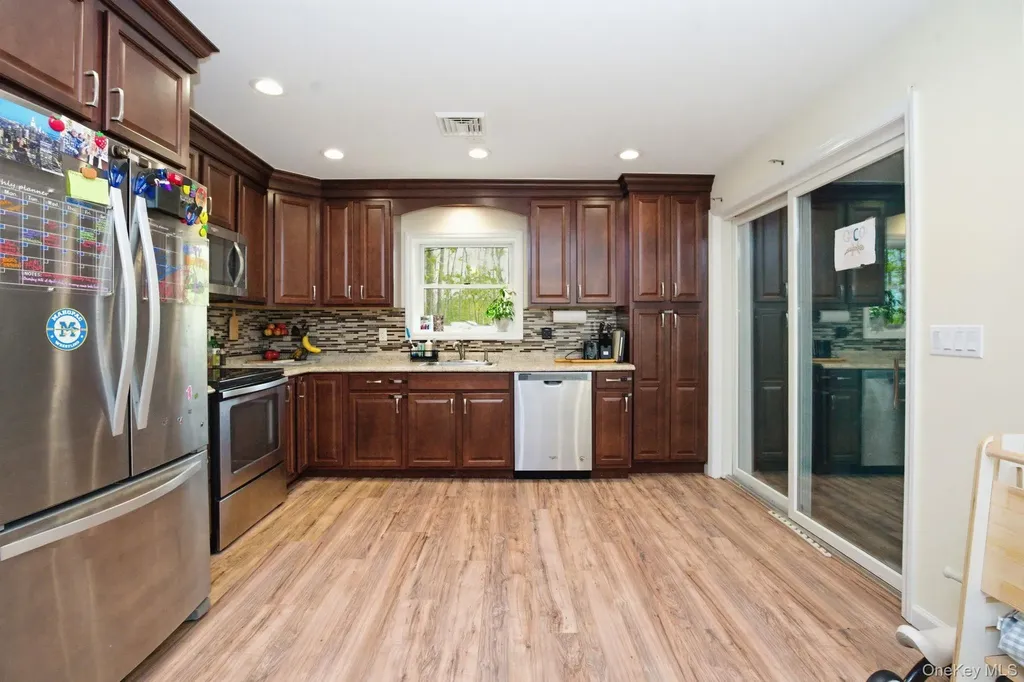 54-58 De Liso Lane Mahopac NY 10541