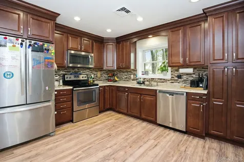 54-58 De Liso Lane Mahopac NY 10541