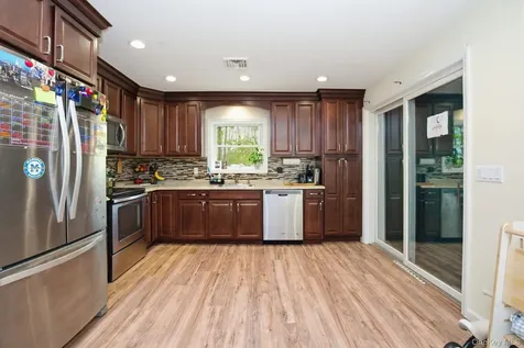 54-58 De Liso Lane Mahopac NY 10541
