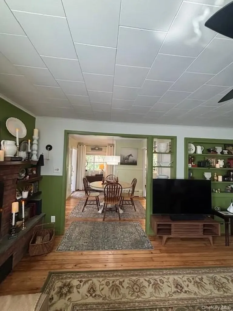 29 E Kerley Corners Red Hook NY 12571
