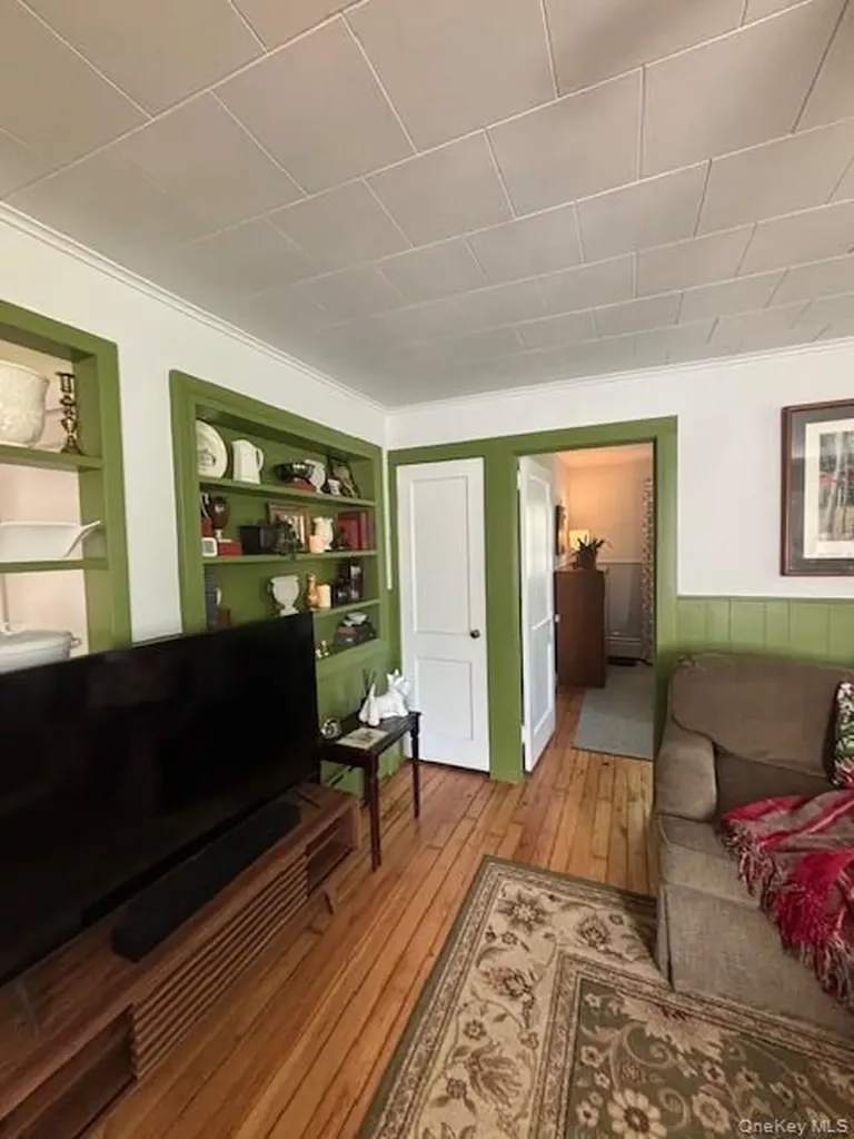29 E Kerley Corners Red Hook NY 12571